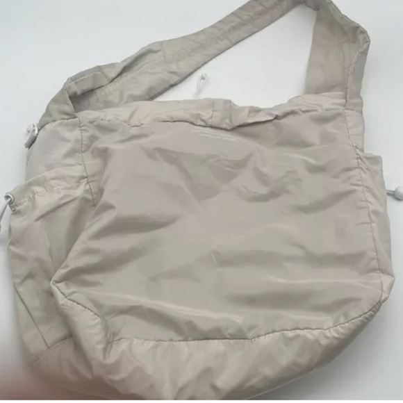 Adidas Cream Puffer Large Carryall Shoulder Bag BLEMISH - Picture 6 of 10